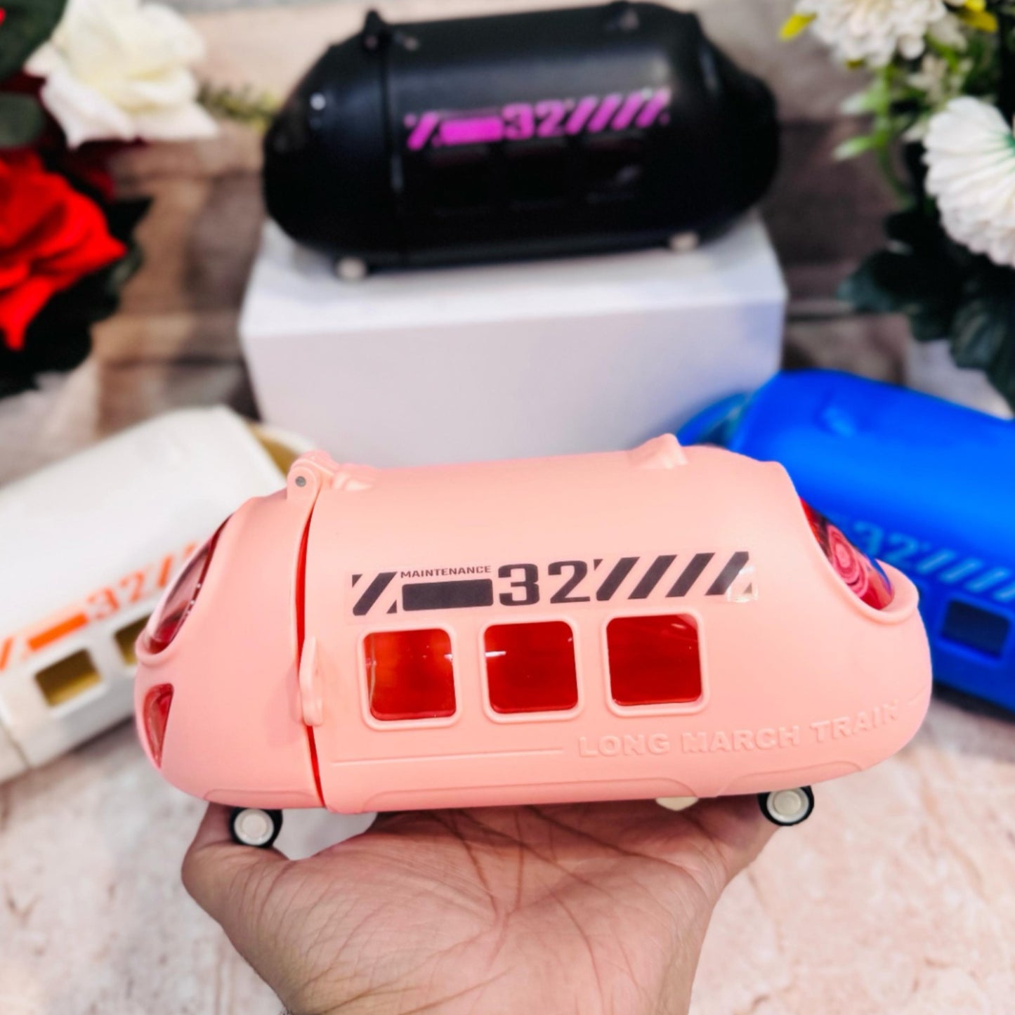 Train Shaped Water Bottle Sipper for Kids BPA Free 600 ml